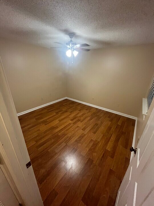 129 Ridge Pointe Ct in Warner Robins, GA - Building Photo