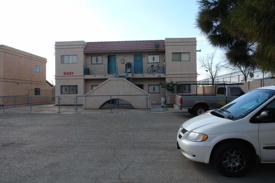 3431 College View Ct in North Las Vegas, NV - Building Photo