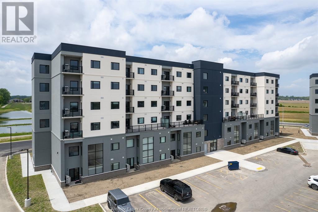 7337 Meo Blvd in Lasalle, ON - Building Photo