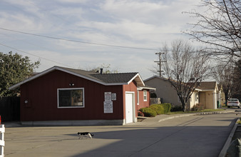 Bartlett Village Homes in Hayward, CA - Foto de edificio - Building Photo