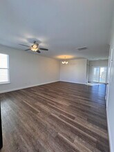 207 Clarus Crk Wy in Travelers Rest, SC - Foto de edificio - Building Photo