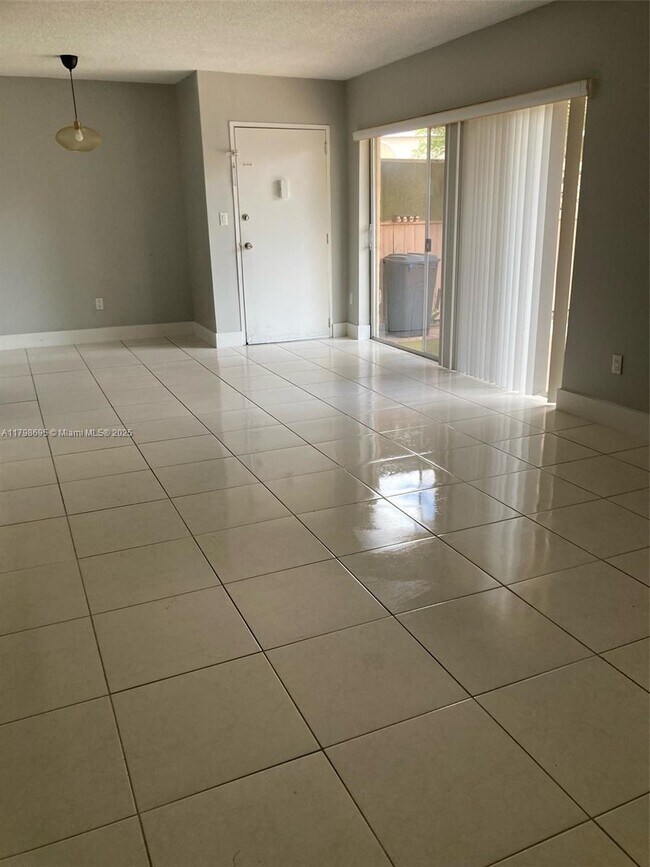 4620 NW 79th Ave in Doral, FL - Building Photo - Building Photo