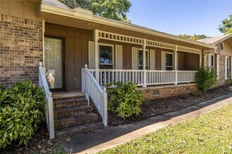 5762 Fairfield Pl in Stone Mountain, GA - Building Photo - Building Photo