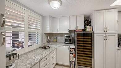 6505 Stone River Rd in Bradenton, FL - Building Photo - Building Photo