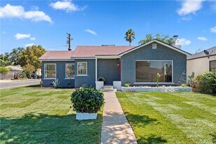 3495 N Sierra Way in San Bernardino, CA - Building Photo