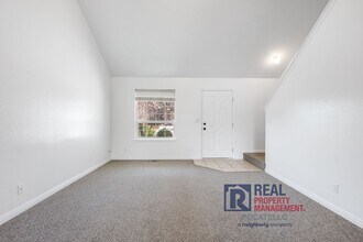 1584 Dustin Cir in Pocatello, ID - Building Photo - Building Photo