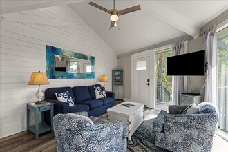 2041 Deer Island Rd in Hilton Head Island, SC - Building Photo - Building Photo