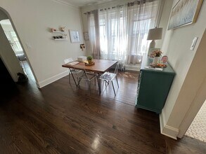 2724 W Farragut Ave in Chicago, IL - Building Photo - Building Photo