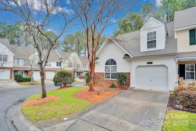 8041 Christmas Ct, Unit 01601 in Charlotte, NC - Foto de edificio - Building Photo