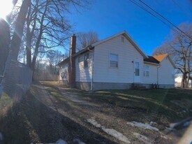 1160 Lambert St in Niles, MI - Building Photo