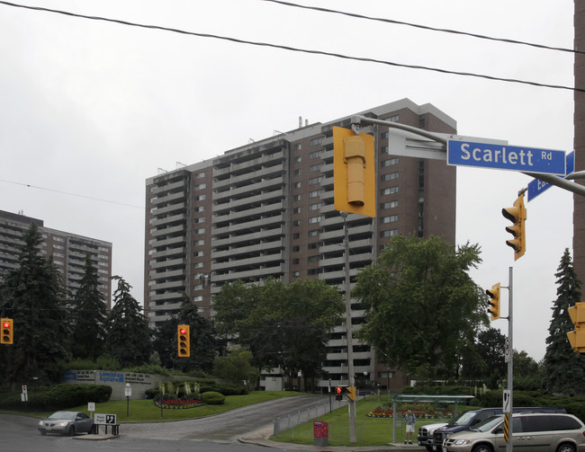 Lambton Square in Toronto, ON - Building Photo - Primary Photo