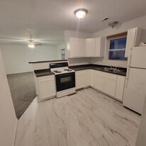 212 Kronos Dr in Desoto, MO - Building Photo