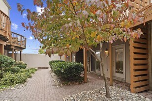 102 Pilgrim Lndg in Baltimore, MD - Building Photo