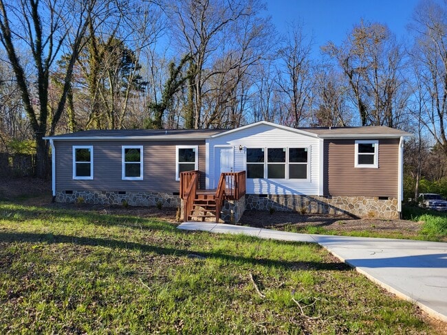 property at 456 W Outer Dr