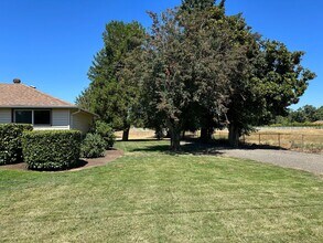 34607 Seavey Way in Eugene, OR - Building Photo - Building Photo