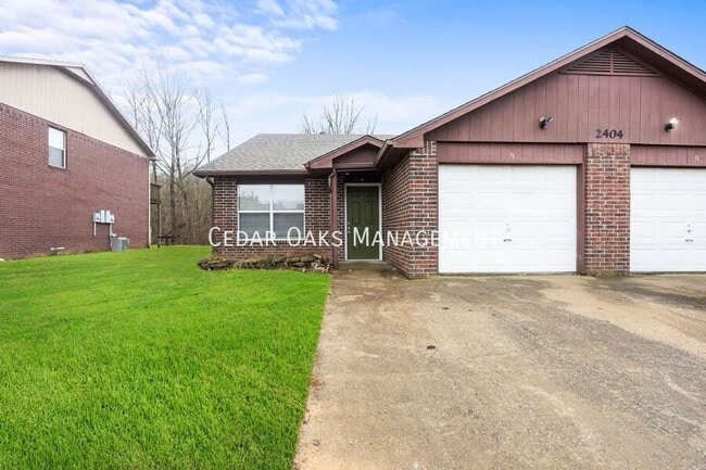 2404 Sam St in Fayetteville, AR - Building Photo - Building Photo