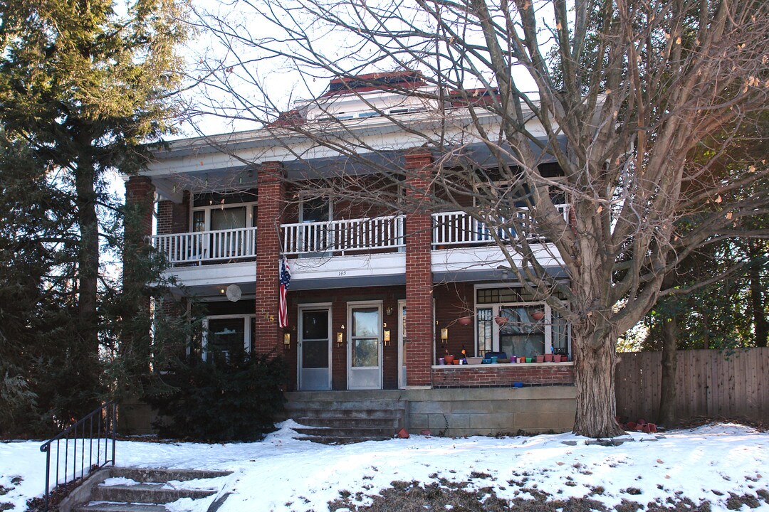 145 Keats Ave in Louisville, KY - Foto de edificio