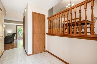 4494 Earman Dr in Hilliard, OH - Building Photo - Building Photo
