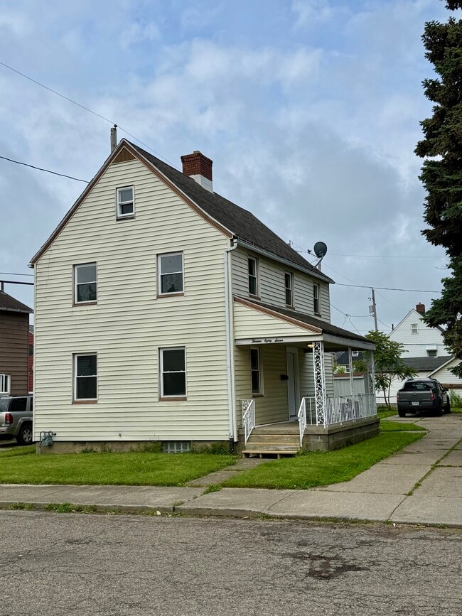 property at 1387 Ivydale Ave SW