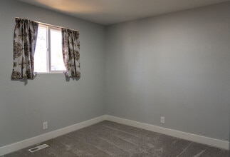 2000 N Fry St in Boise, ID - Building Photo - Building Photo