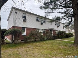 239 Cherry Hill Dr in Bridgeport, CT - Building Photo