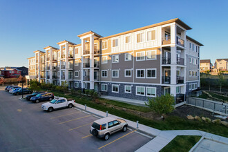 446 Sage Valley Dr NW in Calgary, AB - Building Photo - Building Photo