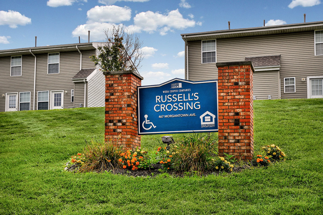 Russell''s Crossing in Barnesville, OH - Building Photo