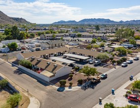 Lookout Mountain in Phoenix, AZ - Foto de edificio - Building Photo