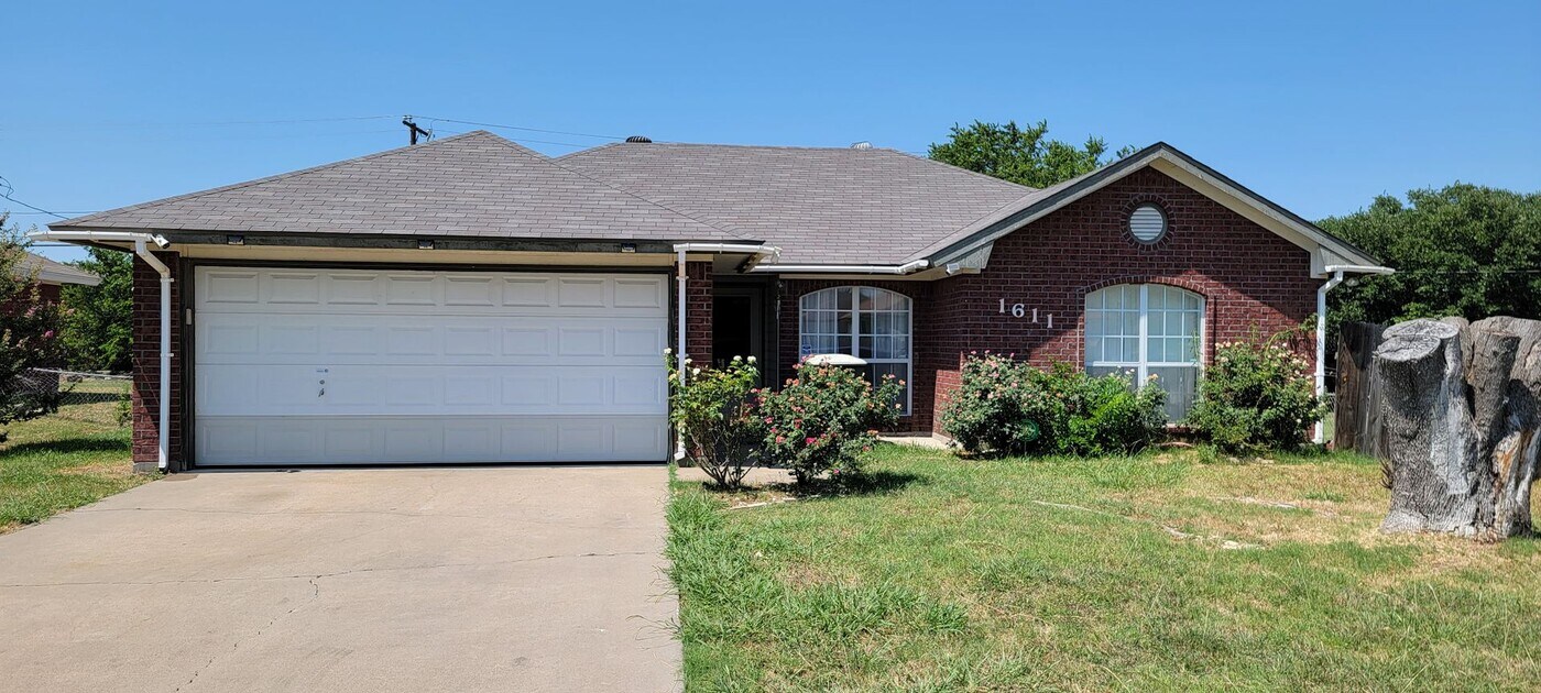 1611 Julie Jacqueline Dr in Killeen, TX - Building Photo