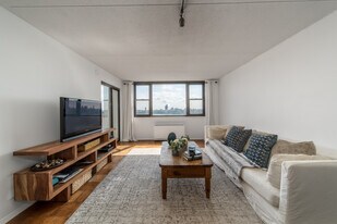 250 Gorge Rd, Unit 12K in Cliffside Park, NJ - Building Photo