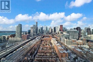 35 Parliament St in Toronto, ON - Building Photo