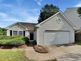 3305 Northcliff Dr in Suwanee, GA - Building Photo