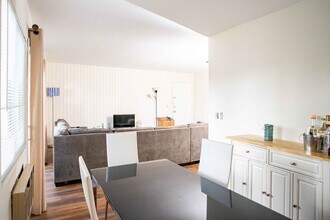 4903 Indian Wood Rd in Culver City, CA - Foto de edificio - Building Photo