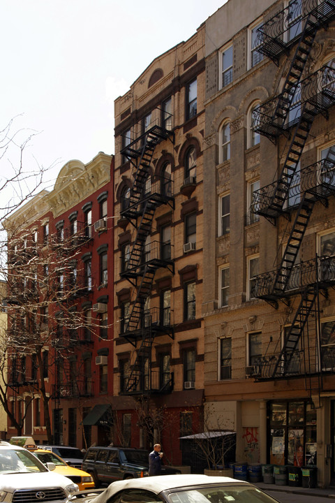 70 E 3rd St in New York, NY - Building Photo