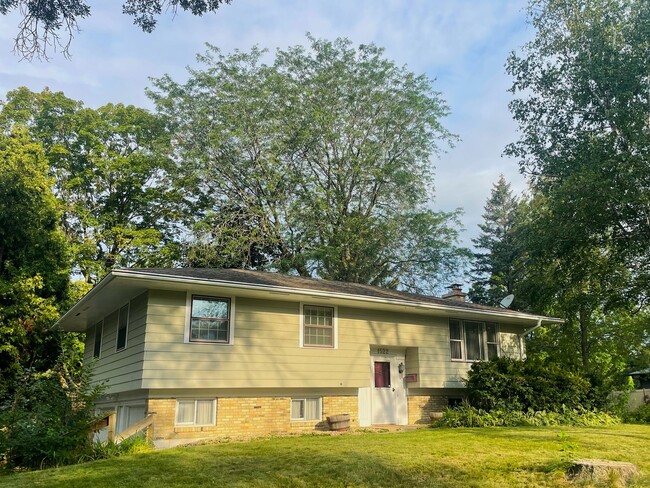 property at 1522 Cameron Dr