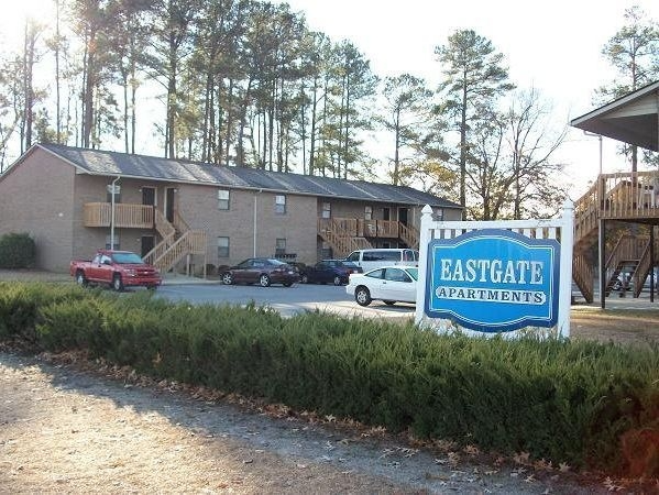 3170 Moseley Dr in Greenville, NC - Building Photo