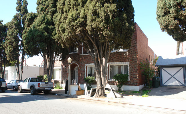 Cypress Senior Living in Glendale, CA - Foto de edificio - Building Photo