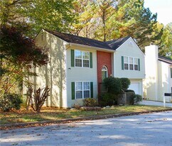 2363 Mills Bend in Decatur, GA - Building Photo