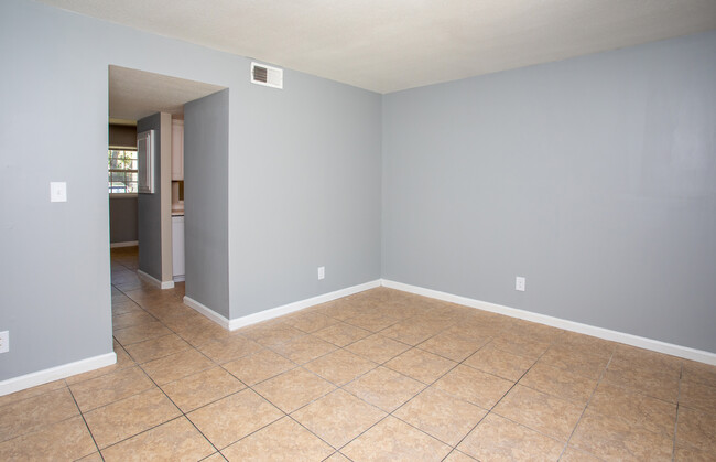 Amelia West Townhomes in Valdosta, GA - Foto de edificio - Interior Photo