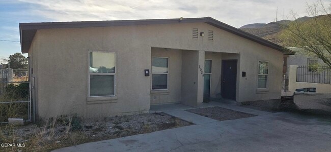 property at 2524 Porter Ave