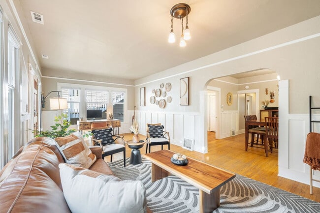 720 NE 47th St in Seattle, WA - Building Photo - Building Photo