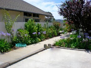 4700 Dexter Dr in Goleta, CA - Building Photo - Building Photo