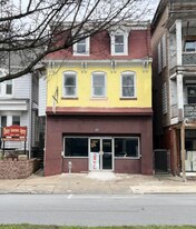 11 S Market St in Shamokin, PA - Building Photo