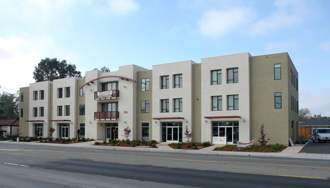 755 Farmers Ln
