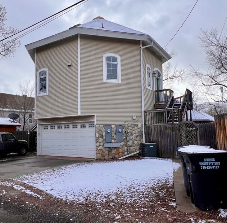 2428 W Vermijo Ave in Colorado Springs, CO - Foto de edificio