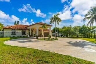 20890 SW 240th St in Homestead, FL - Building Photo - Building Photo