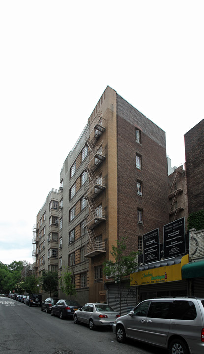 101 Cooper Street in New York, NY - Building Photo