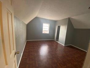 78 Highland Ave in Mckees Rocks, PA - Foto de edificio - Building Photo