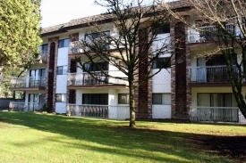 Hillside Terrace in Abbotsford, BC - Building Photo