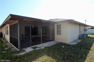 3808 SE 11th Ave in Cape Coral, FL - Building Photo - Building Photo